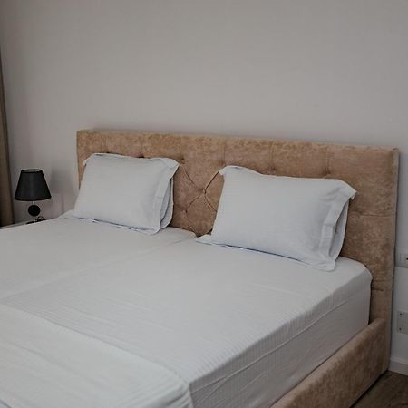 Riviera Hotel-City Center Vlora Kültér fotó