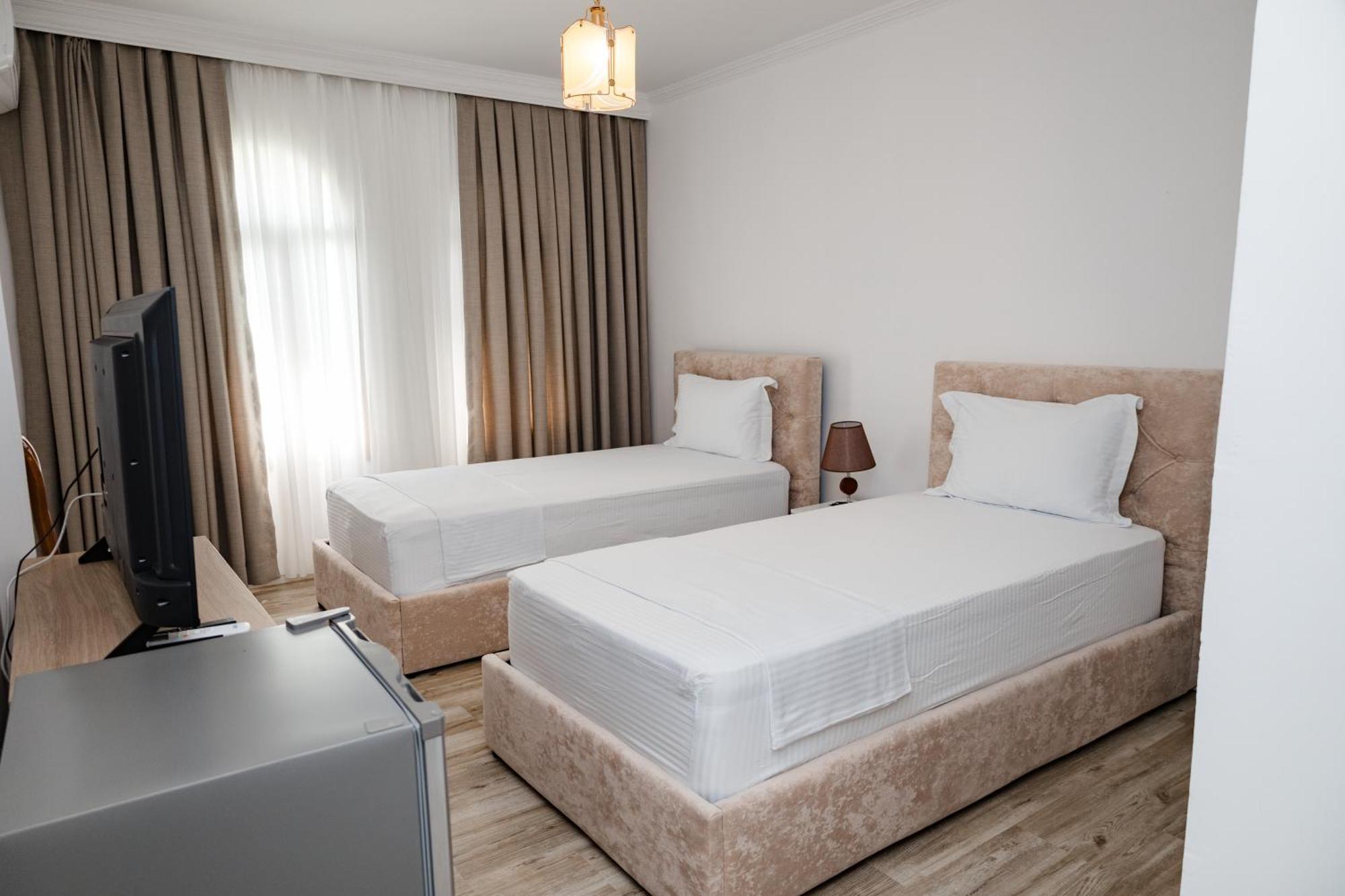 Riviera Hotel-City Center Vlora Kültér fotó
